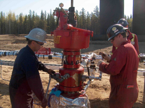 Instalacion de cabezal de accionamiento PCR Bomba de Cavidad Progresiva en campo petrolero